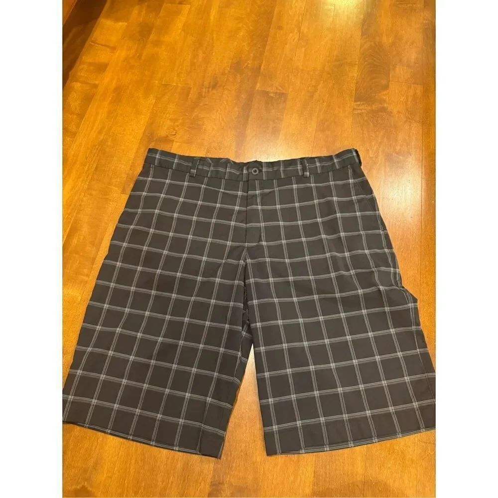 Men’s Nike plaid golf shorts size 38 waist